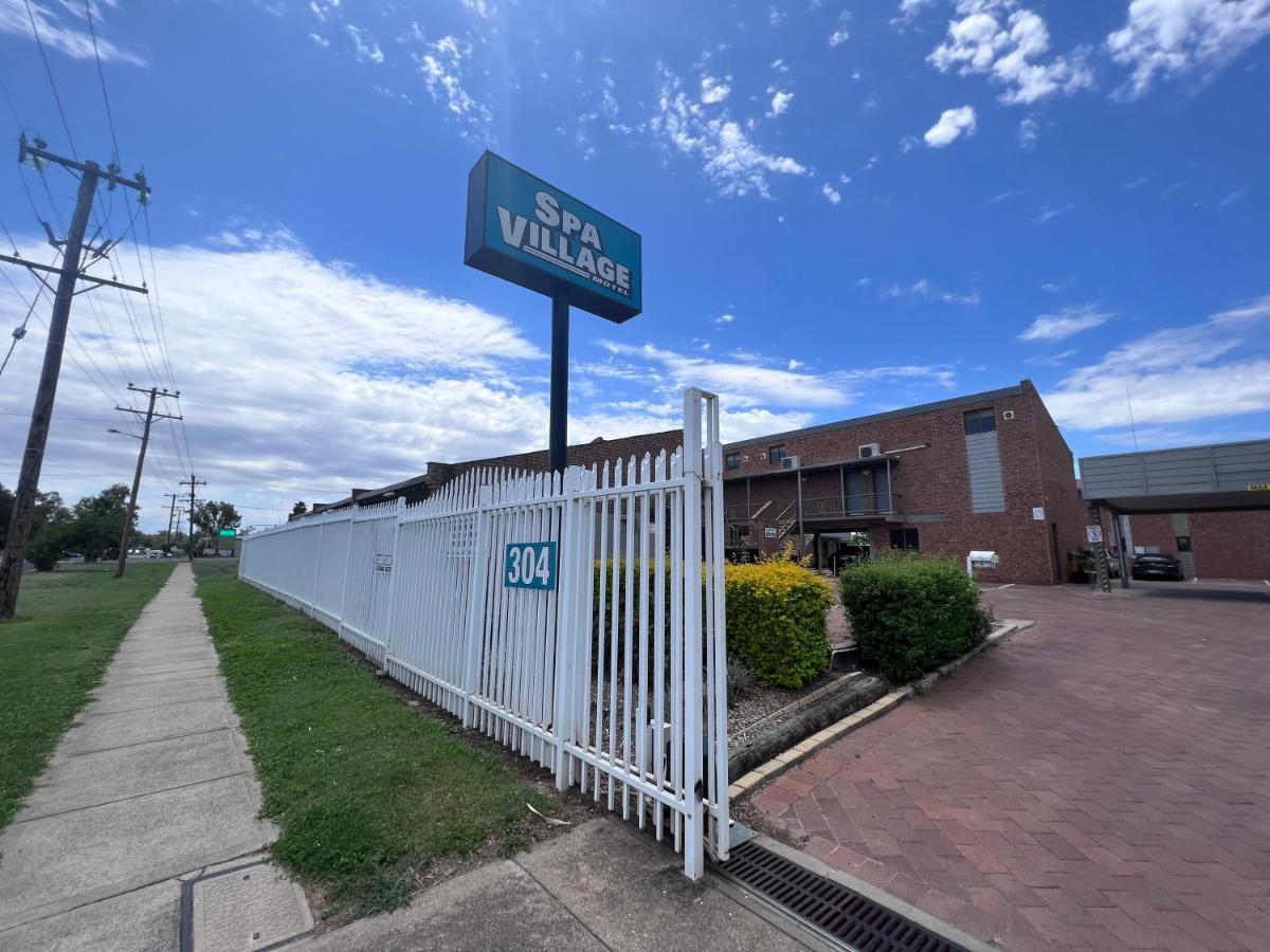 Spa Village Travel Inn Moree Exteriör bild