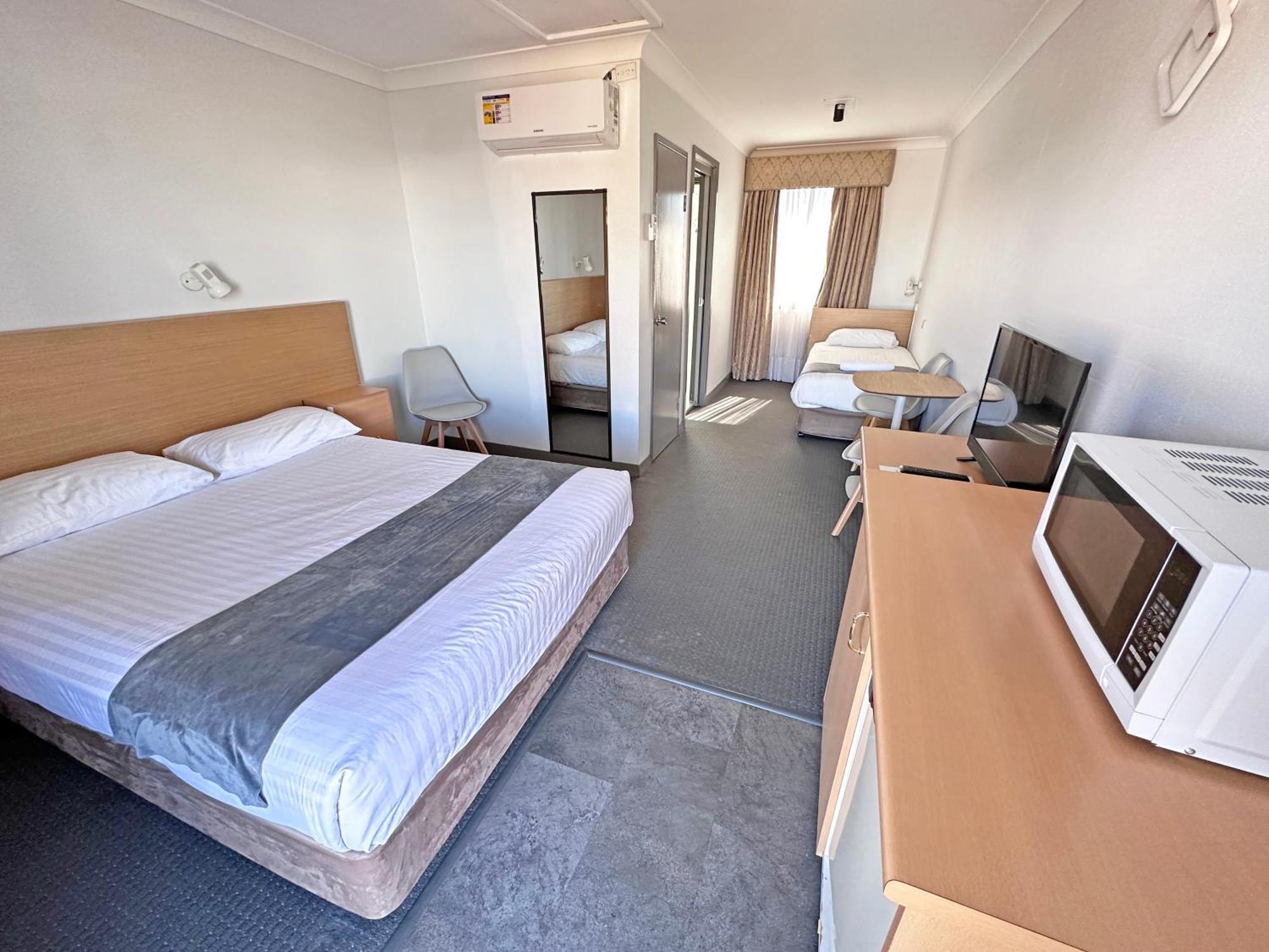 Spa Village Travel Inn Moree Exteriör bild